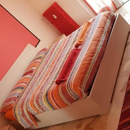 Helloguesthouse Olgiate Comasco Bagian luar foto