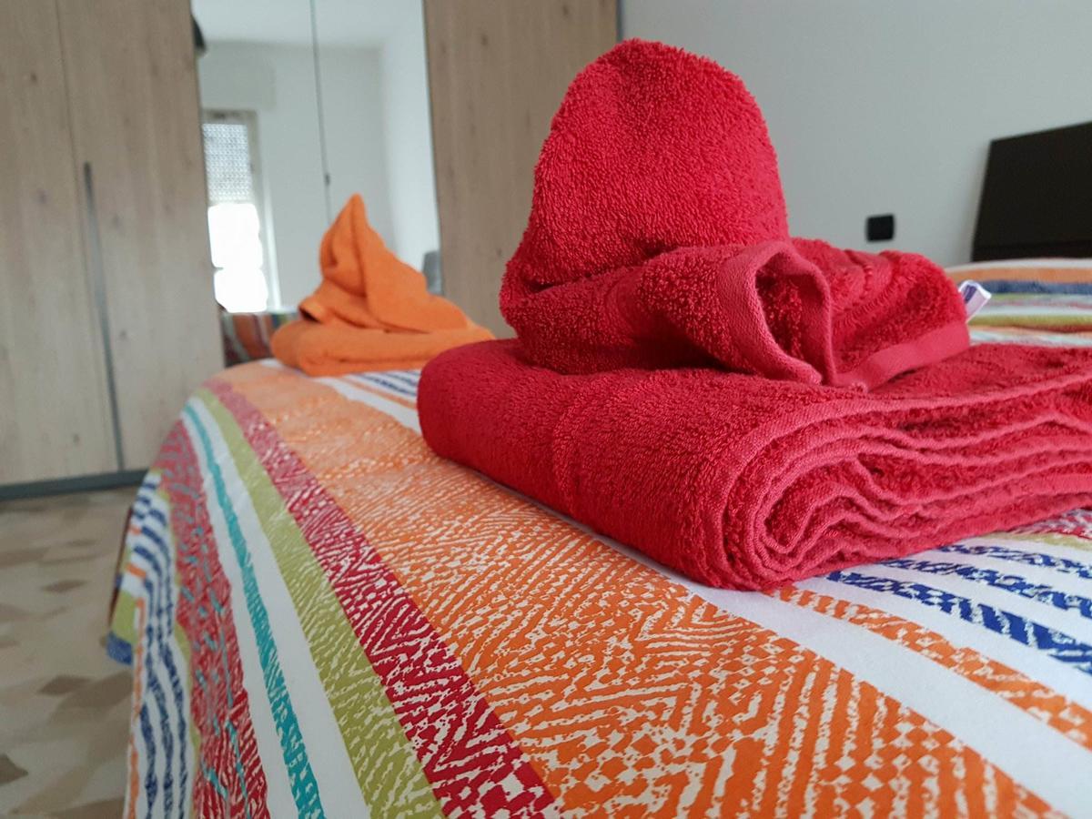 Helloguesthouse Olgiate Comasco Bagian luar foto