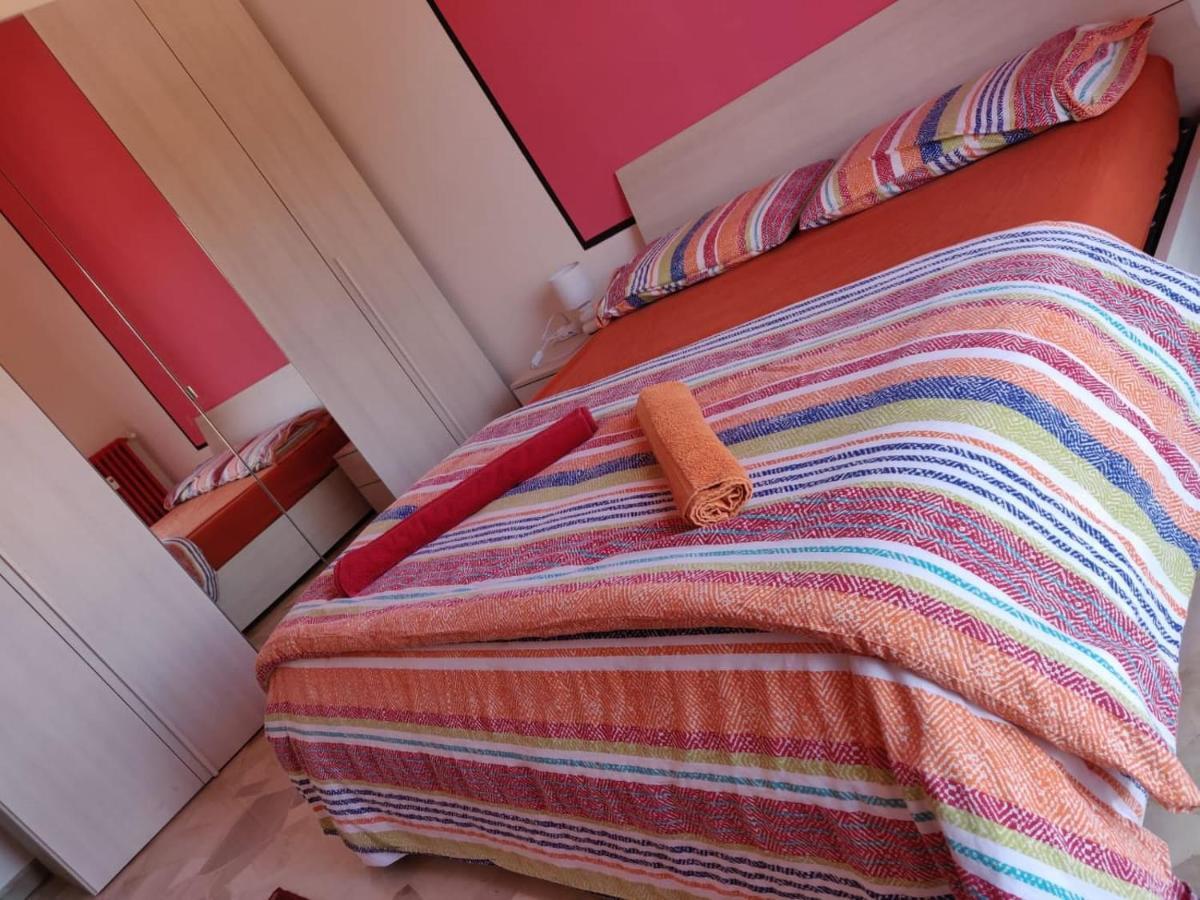 Helloguesthouse Olgiate Comasco Bagian luar foto