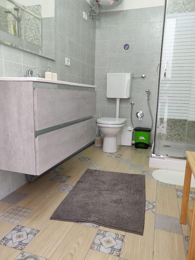 Helloguesthouse Olgiate Comasco Bagian luar foto