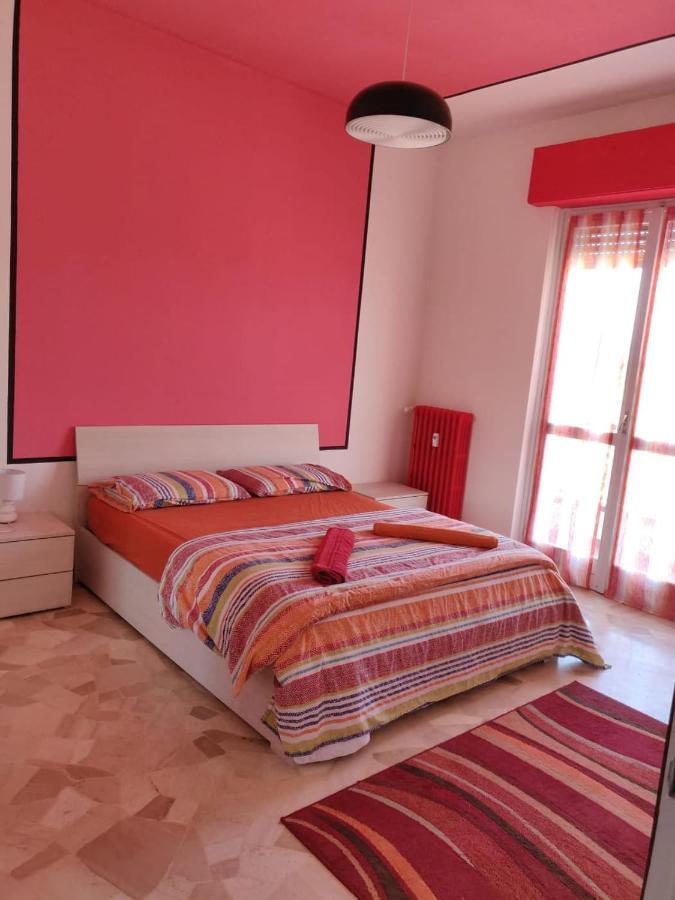 Helloguesthouse Olgiate Comasco Bagian luar foto